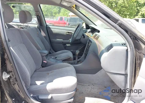 2000 Toyota Camry Le/Xle z USA, uszkodzony, nr VIN 4T1BF22KXYU934393